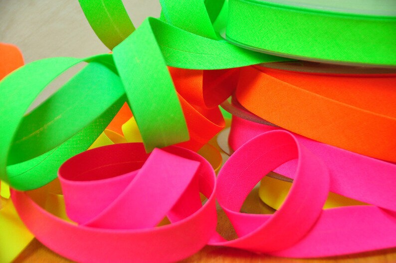 2 m x 20 mm bias binding NEON GREEN image 2