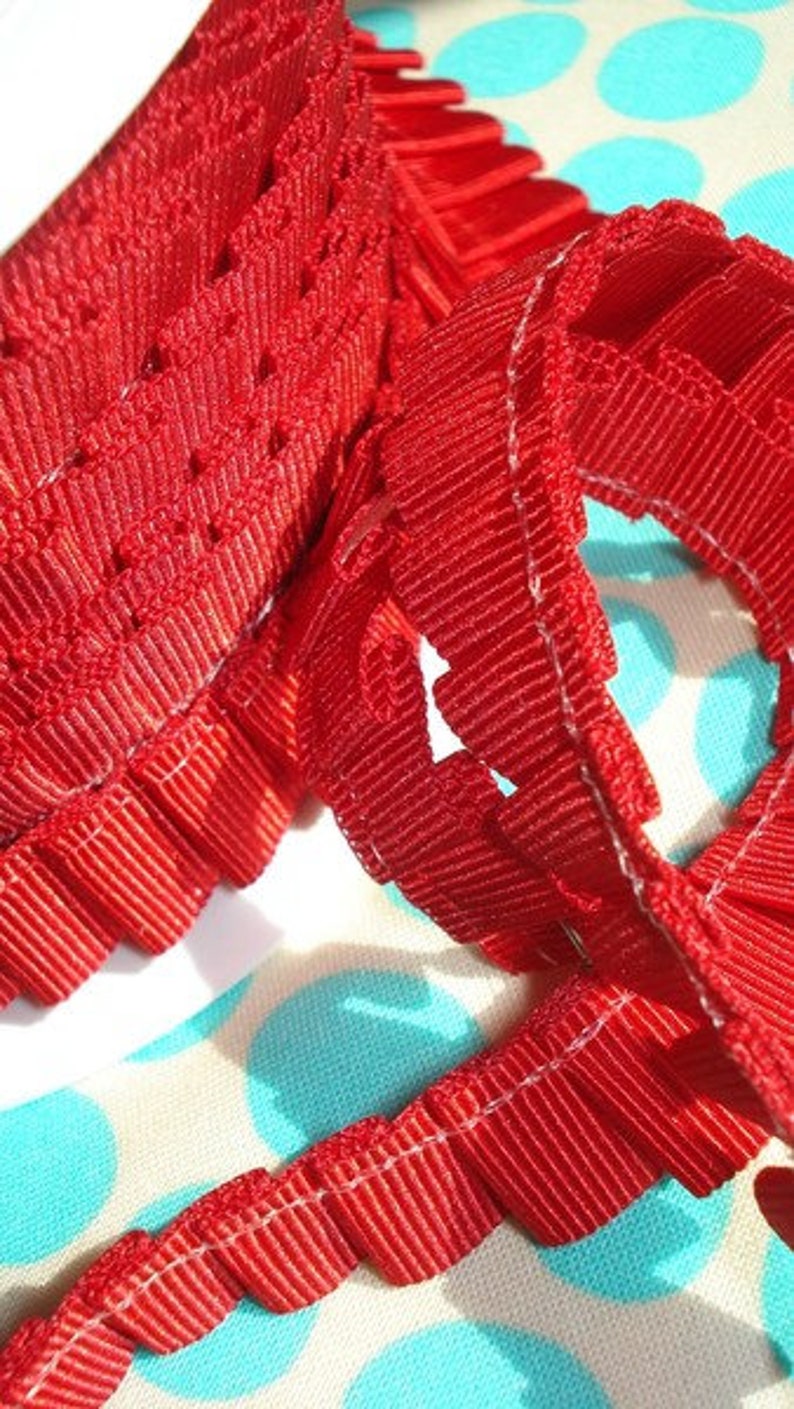 1 m ribbon plissé, frill RED image 3