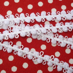 2 m Mini-Pomponsband on both sides white image 1