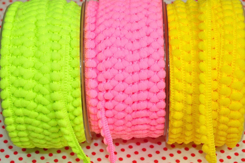 2 m MINI-POMPONSRIBBON NEONYELLOW image 3