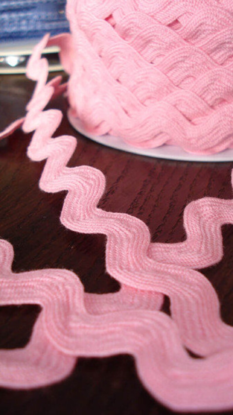 2 m x 15 mm rick rack in PINK image 3