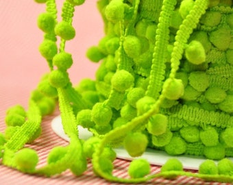 2 m MIDI-POMPONS in strong green