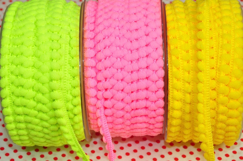 2 m NEONPINK MINI-Pomponsband Bild 1