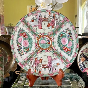 Vintage Rose Medallion Plate: Hand-Painted Famille Rose, 10 1/4&quot;