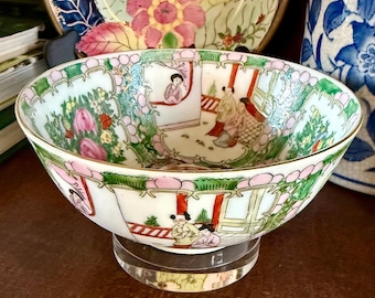 Vintage Rose Medallion Bowl: 6" Hand-Painted Famille Rose Decor