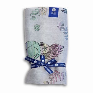 Muslin bamboo baby blanket / Bamboo Swaddle Kakadu / Muslin nappie / Reusable care wipe image 2