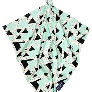 Muslin bamboo baby blanket / Bamboo Swaddle Triangles pink image 6