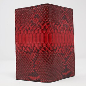 Cartera larga serpiente esmaltada roja