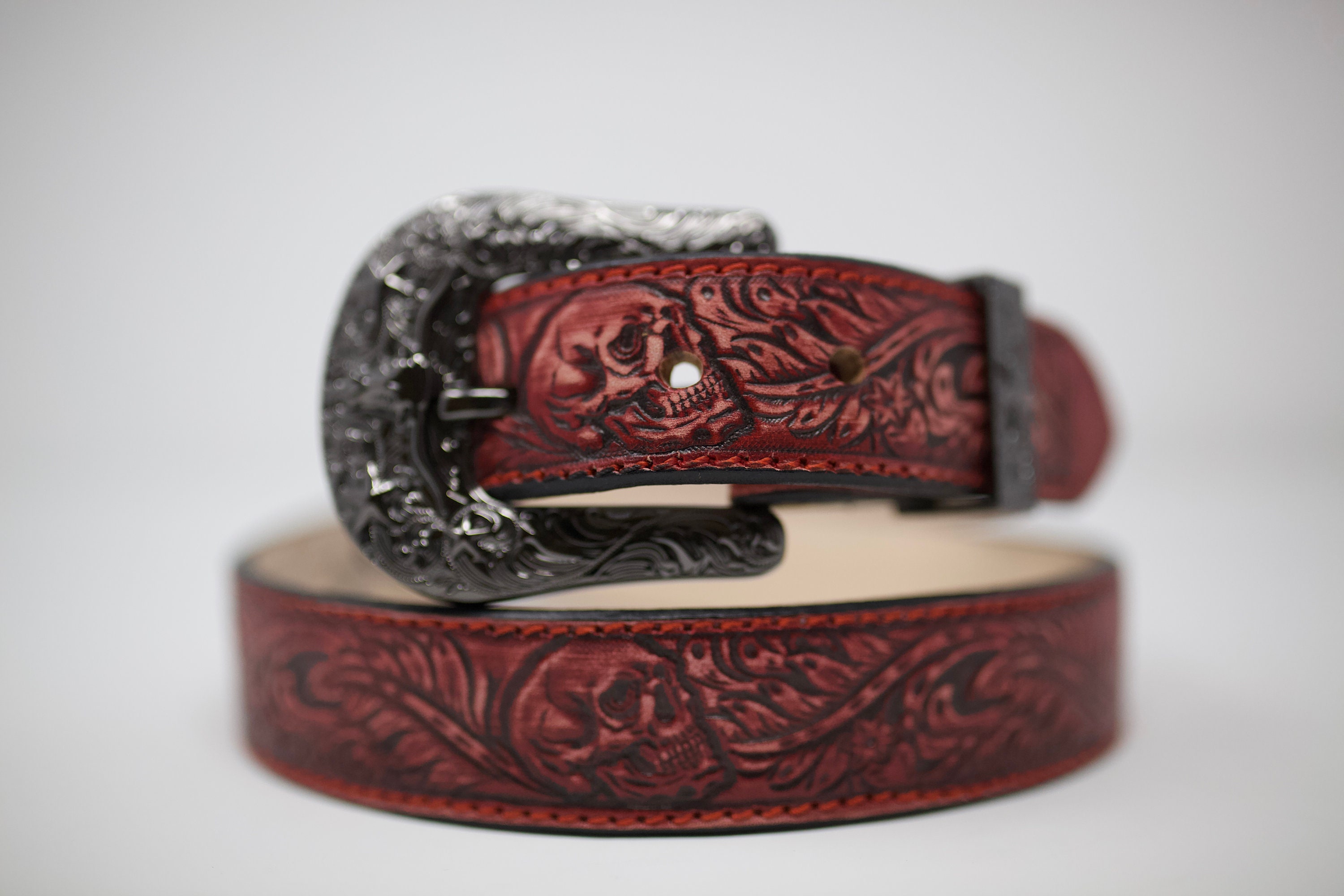 Western Skull Hand Tool Leather Belt American Darling Skull & Rope Hand Tooled & Painted Leather  main image 4