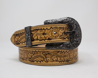 Hand-tooled Leather Belt With Buckle Vintage 1974 display picture 1