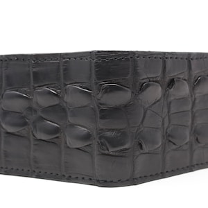 Cartera con cola de caimán de cuerno negro