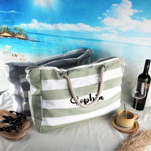 Sac de plage personnalisé, sac fourre-tout de demoiselle d'honneur, sac de crème solaire à rayures, sac de plage surdimensionné, sac de week-end personnalisé avec nom, cadeau de fête des mères