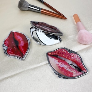 Espejo compacto personalizado, espejo de tocador, espejo de maquillaje portátil de viaje, regalos para damas de honor, regalos de boda, espejo de bolsillo grabado para mamá.