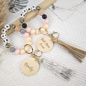Llavero personalizado, regalo para el Día de la Madre, regalo para mamá, llavero grabado personalizado, pulsera de cuentas con borla, regalo de cumpleaños para mamá.