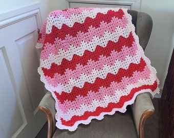 Strawberry Ripple Baby Blanket Lapghan Crochet Pattern | Chevron Blanket Baby Shower Gift Granny Wave Summer Blanket Baby Gift Birthday Gift