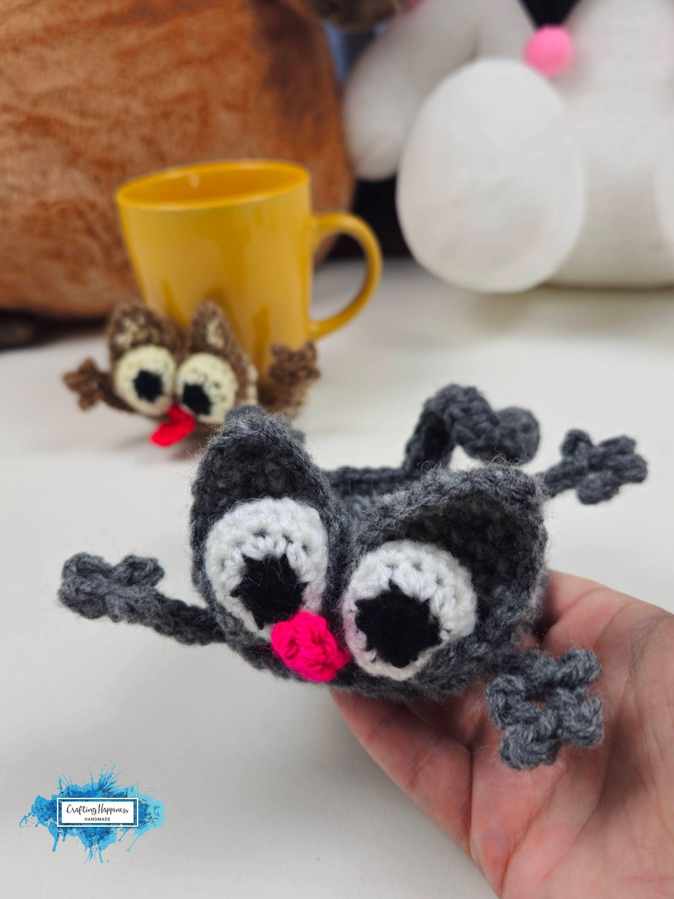 37 Cat Coaster Crochet Patterns for Cat Lovers, Gifts, and Cozy Home Decor 9 Crochet Pattern & Video Splat Cat Coaster Funny Animal