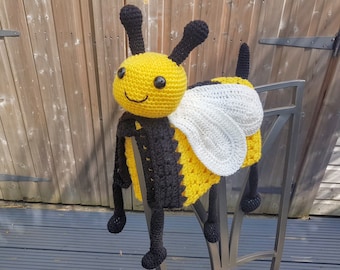Happy Bee Folding Baby Blanket Crochet Pattern (PDF)
