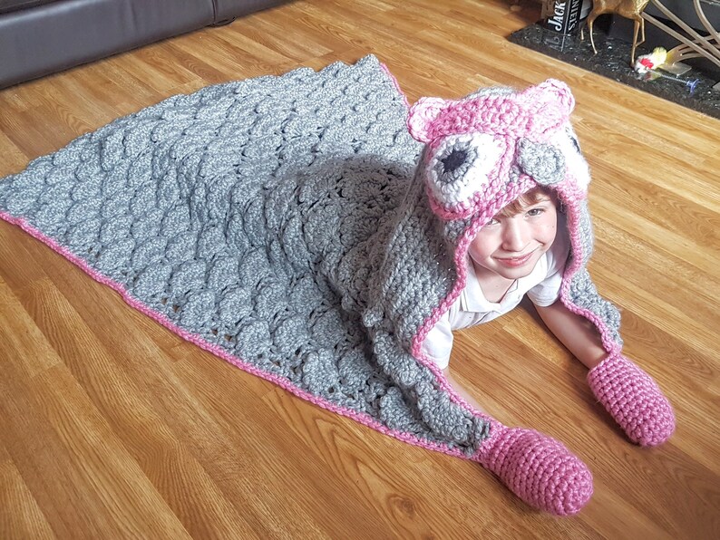 2 in 1 Woodland Owl Hooded Blanket in Child & Adult Size ...