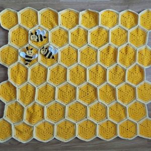 Bee Happy Honeycomb Baby Blanket Lapghan Crochet Pattern Bumblebee Blanket Baby Shower Gift Bee Blanket Baby Gift Beekeeper Birthday Gift image 1