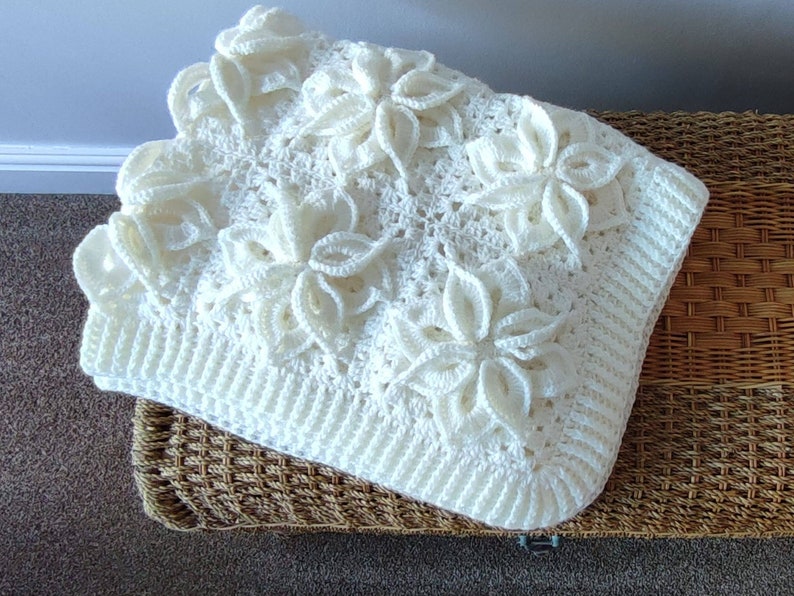 White Poinsettia Afghan Blanket Lapghan Crochet Pattern Flower Blanket Baby Shower Gift Granny Square Blanket Baby Gift Birthday Present image 6