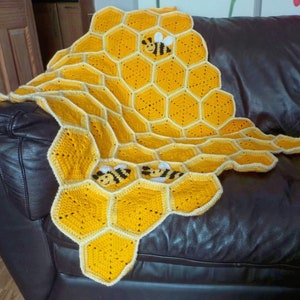 Bee Happy Honeycomb Baby Blanket Lapghan Crochet Pattern Bumblebee Blanket Baby Shower Gift Bee Blanket Baby Gift Beekeeper Birthday Gift image 4