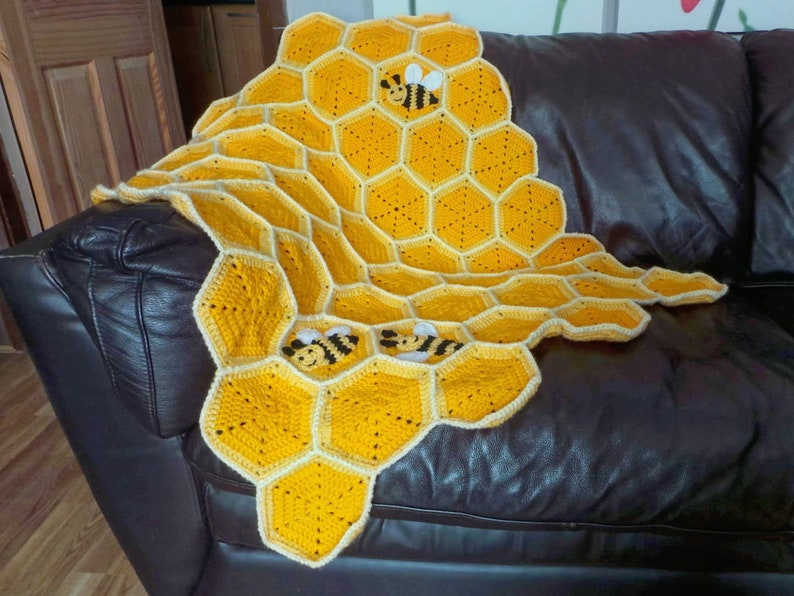 Bee Happy Honeycomb Baby Blanket Lapghan Crochet Pattern Bumblebee Blanket Baby Shower Gift Bee Blanket Baby Gift Beekeeper Birthday Gift image 4