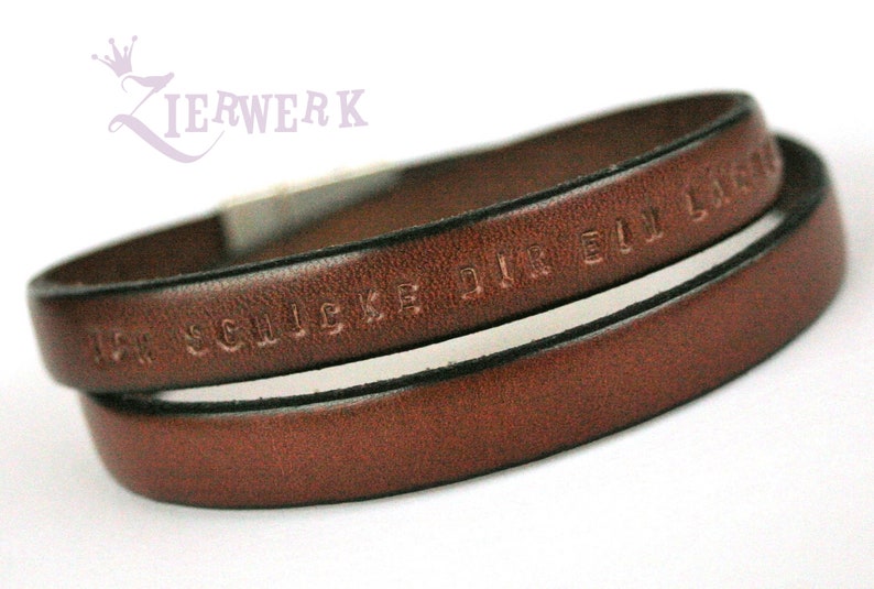 Lederarmband Männer 10mm mit individuellem Text, Familienband aus Rindsleder, Stempelschmuck aus Leder Bild 1