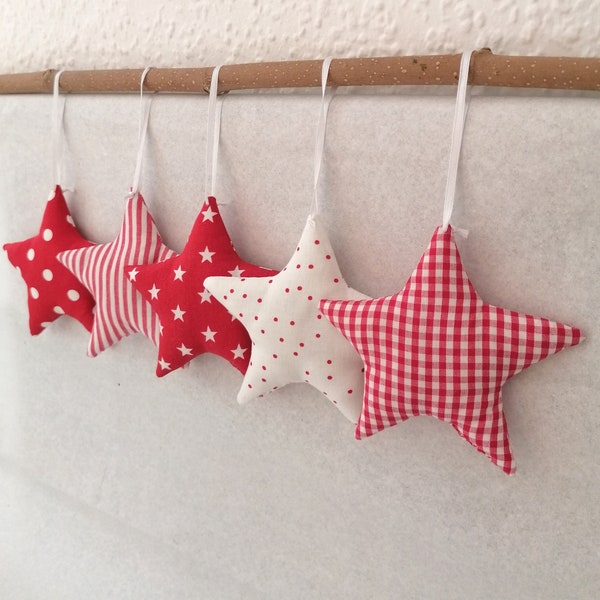 5 Sterne aus Stoff handgefertigt in rot und weiß für die Landhaus Deko // Fensterdeko // Deko Kinderzimmer