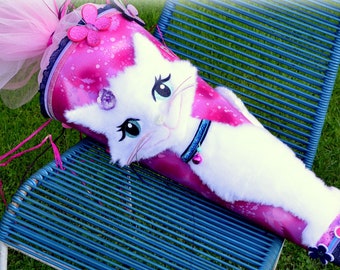 Schultüte weiße Katze Katzenschultüte Kater fuchsia beere pink dunkelblau 3D