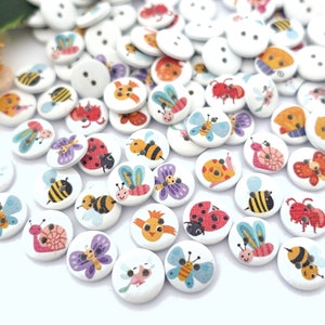 10 Holz Biene Schmetterling Vogel rund Knöpfe 15 mm VINTAGE Knopf Kinderknöpfe Babyknöpfe Jungen Baby Kinder button 2 Loch Hole bunt weiß Bild 3