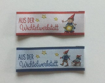 Aufnäher "AUS DER Wichtelwerkstatt", in rot und blau