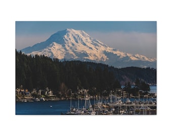 Montaña nevada en lo alto de Marina on Canvas Gallery Wraps