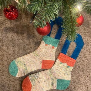 PATRÓN: Calcetines de Santasaurio Patrón de tejer PDF