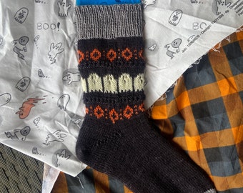 Winchester Mystery Socks: Ghost Colorwork Sock Knitting Pattern (PDF Pattern)