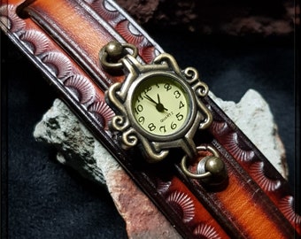 Reloj para mujer de pulsera Steampunk hecho a mano de cuero. Fabricado con cuero de alta calidad curtido de forma vegetal. M003