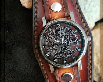 Reloj de pulsera Steampunk hecho a mano de cuero. Fabricado con amor por los detalles y cuero de alta calidad curtido de forma vegetal.