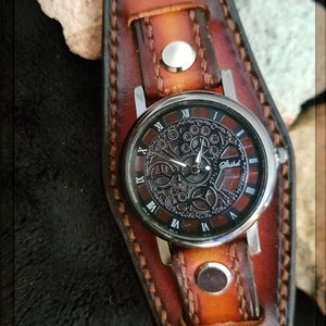 Lederarmbanduhr, Steampunk-Armbanduhr, Manschettenuhr, Zeitlose Vintage-Eleganz, Uhr mit auffälliges Skelett-Design