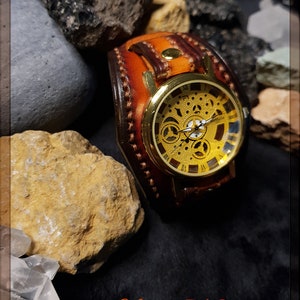 Montre-bracelet en cuir, montre-bracelet steampunk, montre manchette, élégance vintage intemporelle, montre au design squelette accrocheur image 10
