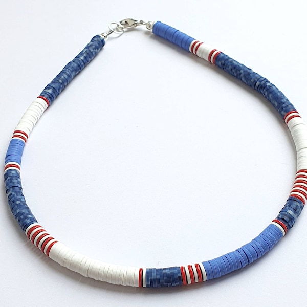 Collier heishi style marinière. Collier de surfeur bleu blanc rouge. Collier original fait main. Collier de plage artisanal français