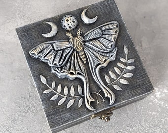 Luna moth Witches box