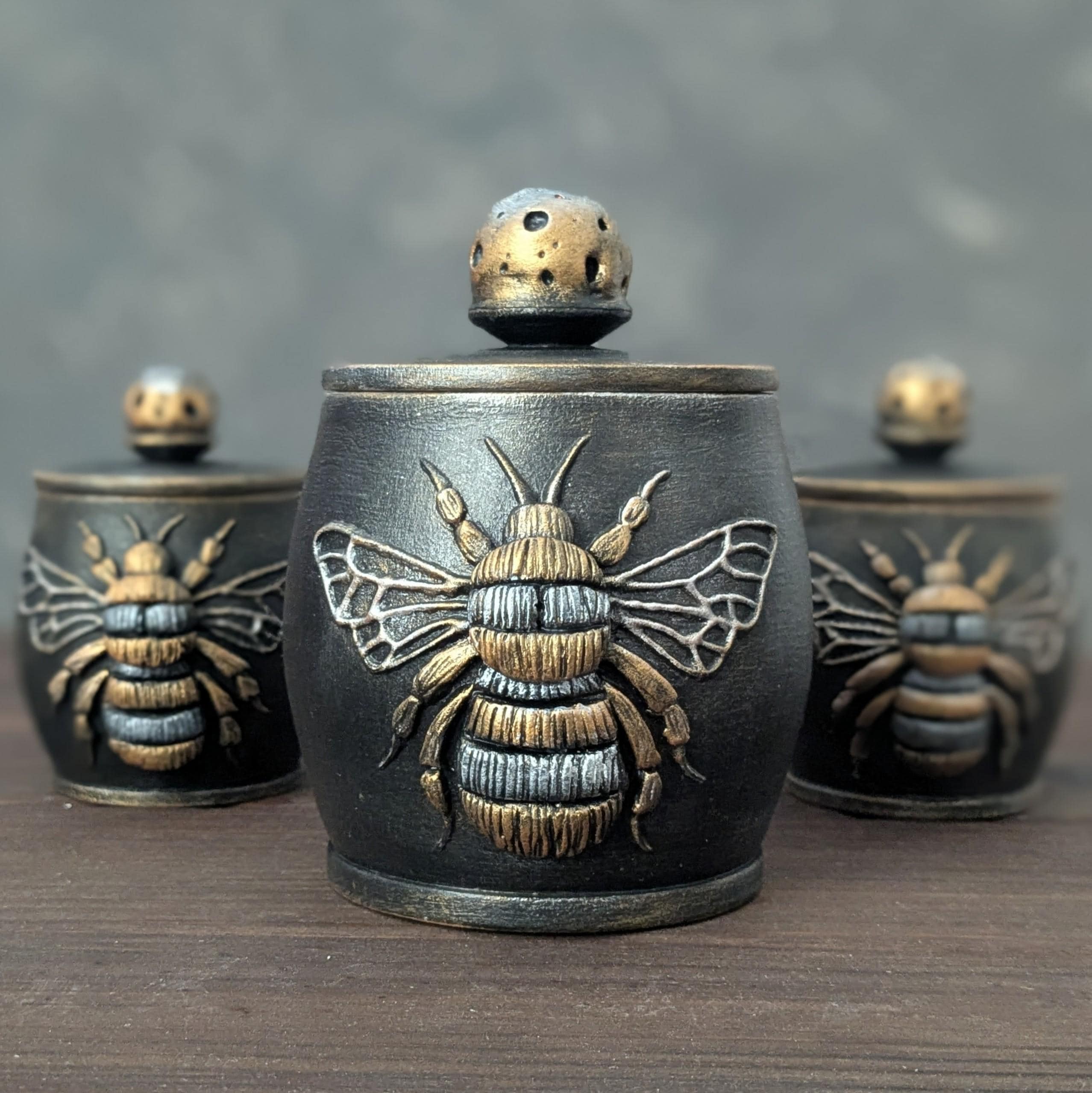 Bee sugar bowl with lid / Wood canister / Wooden container / Beekeeper gift / Handmade wood jar / Bee kitchen decor / Bee lovers gift
