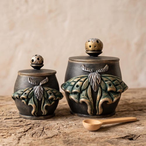 Green luna moth Pinch pot Salt cellar Wooden salt holder Forest witch kitchen decor