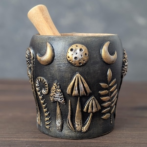 Mushroom witch Mortar and pestle