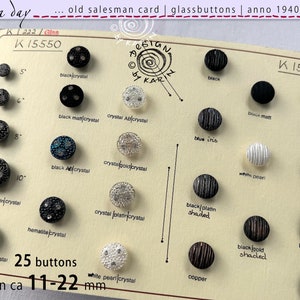25 anciens boutons de collection en verre des années 1930/40 sur une carte d'échantillons - deux modèles différents - certains avec strass - ø env. 11-22 mm - N° X-4845