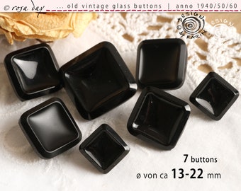 7 anciens boutons carrés en verre vintage des années 1950/60 - verre noir, en partie mat, en partie brillant - ø environ 13-22 mm - N° X-4717