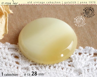 No 068 ? 1 antiguo cabujón de la vendimia fina anno 1970 Resina sintética de Galalith en delicados tonos de miel de vainilla aprox. 28 mm + 5,5 mm de alto
