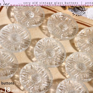 12 botones de cristal antiguos de 1940/50 - cristal transparente sobre cartón original - diseño floral - diámetro aprox. 18 mm - N.º 887