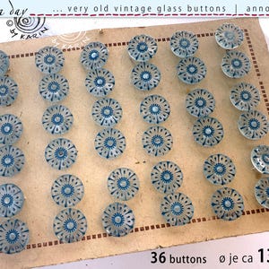36 botones de cristal antiguos vintage de 1940 - cristal transparente, pintado a mano en azul oscuro - sobre cartón original - ø cada uno aprox. 13 mm - N.º 653