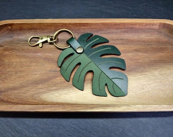 Monstera Leaf Leather Keyring: Handmade Green Key Fob