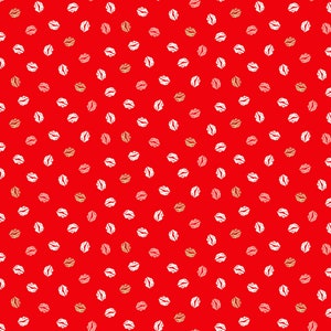 Könnte beinhalten: Ein roter Hintergrund mit einem sich wiederholenden Muster aus weißen, rosa und goldenen Glitzerlippen.